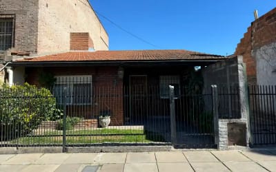 Casa con Departamento en Venta Matheu 963
