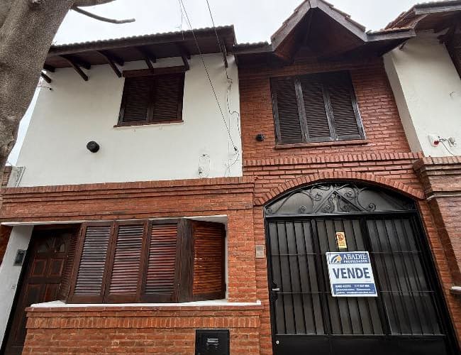 DUPLEX EN VENTA PASO 689 Campana